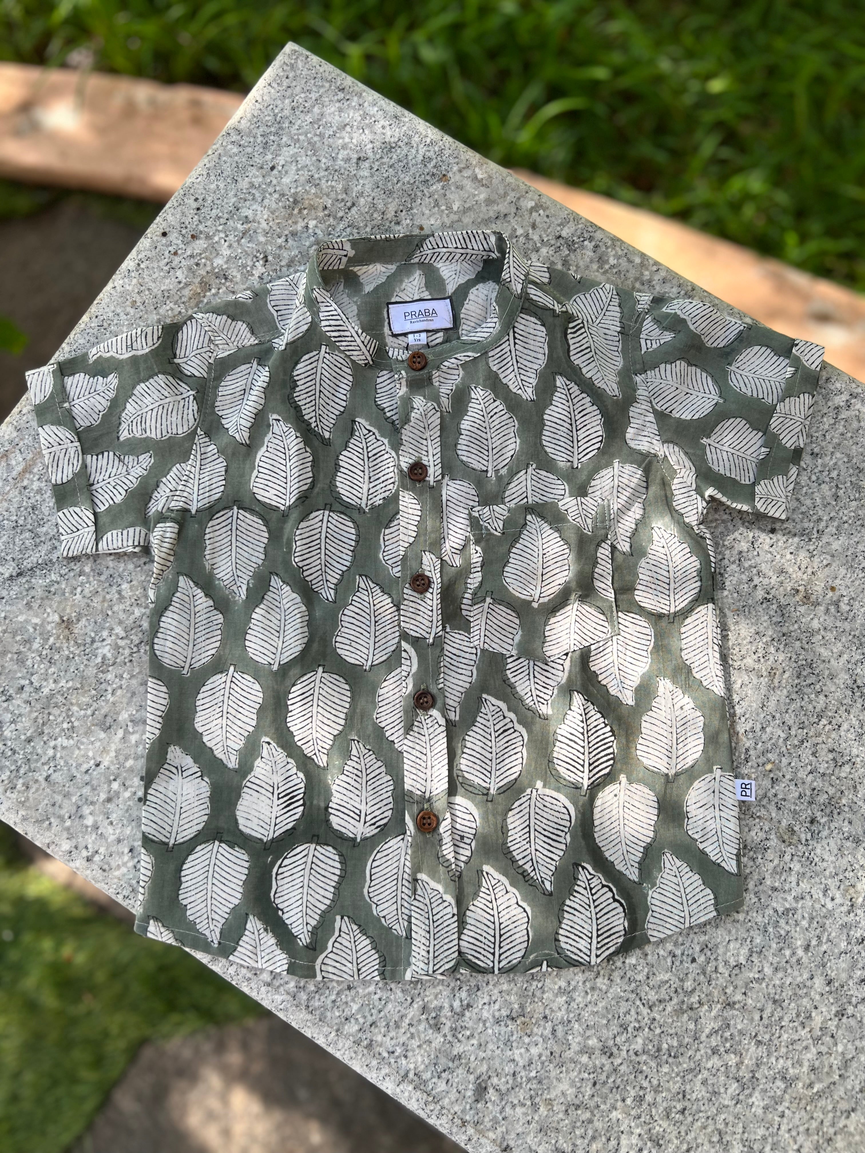 Green leaf print shirt (Regular fit)