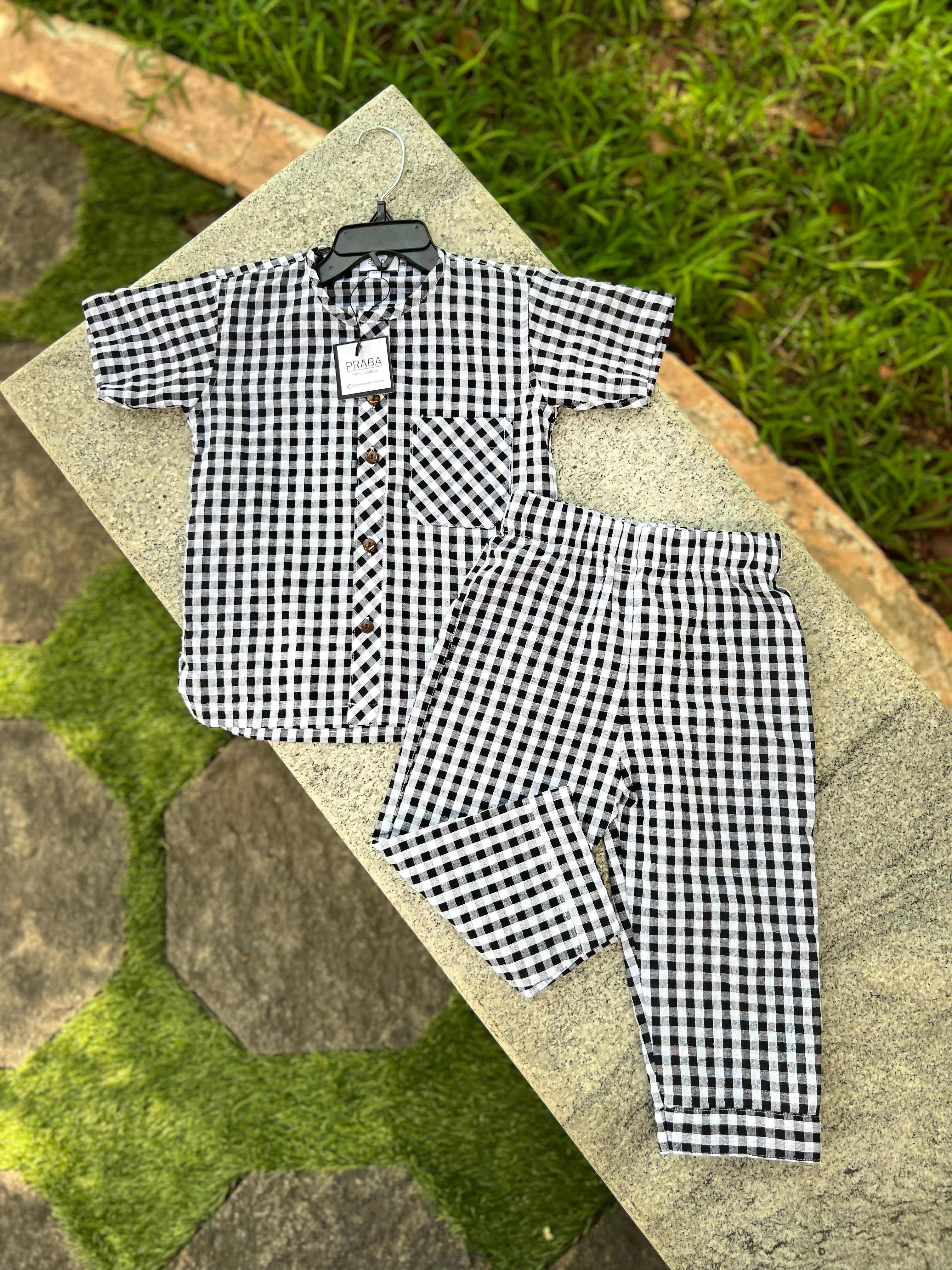 Black & White checked travel set