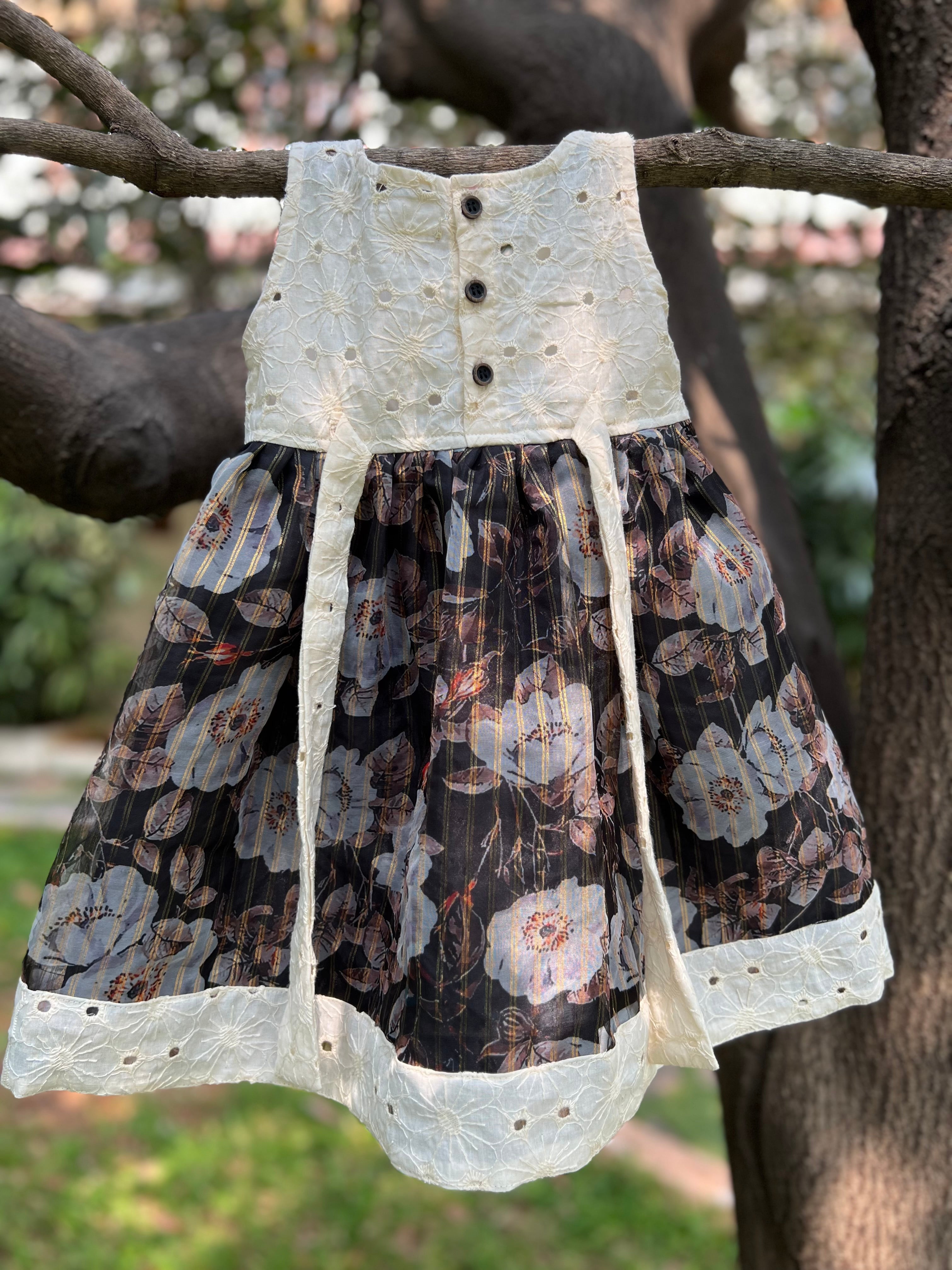 Cream & Black Organza.