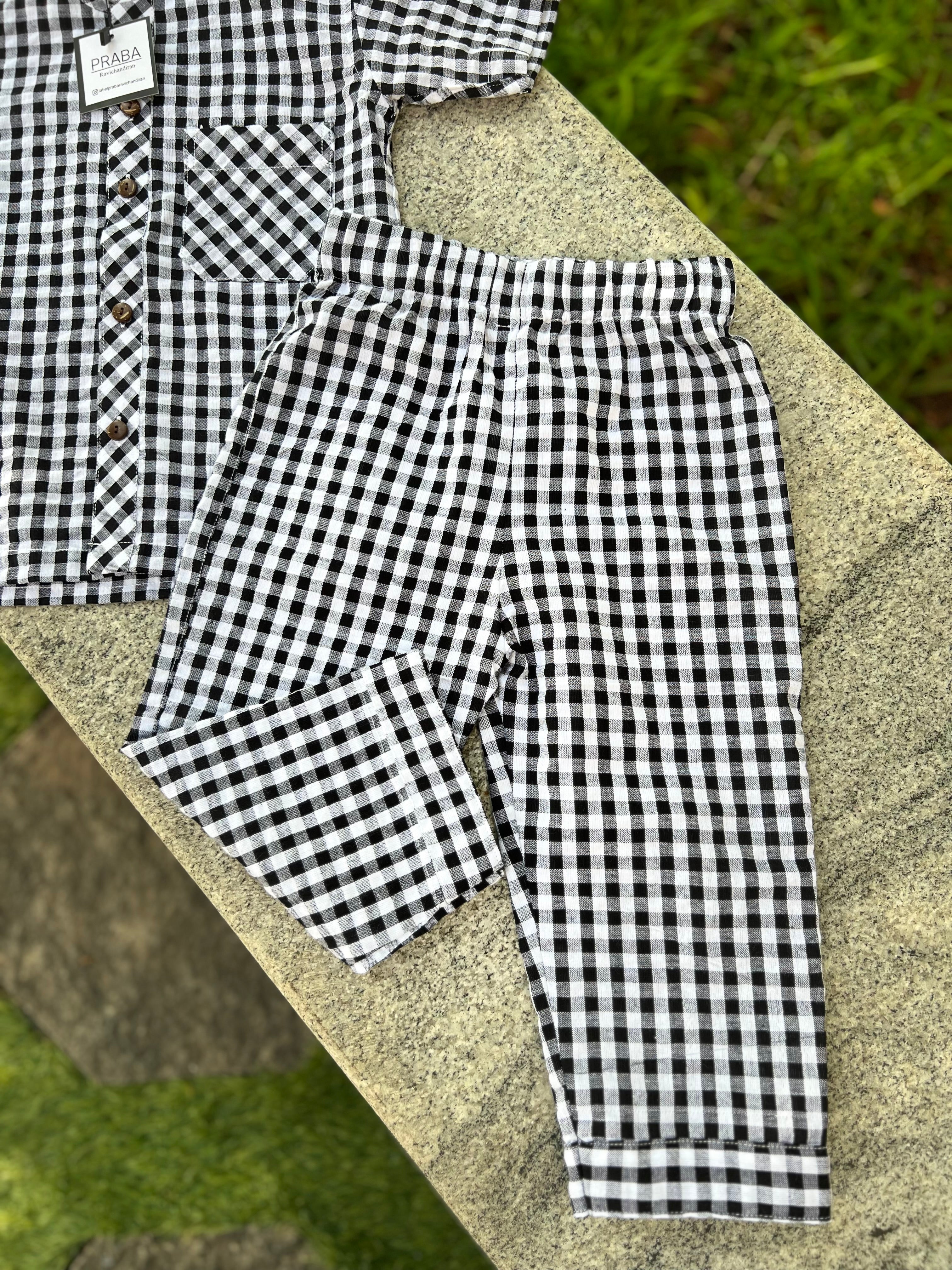 Black & White checked travel set