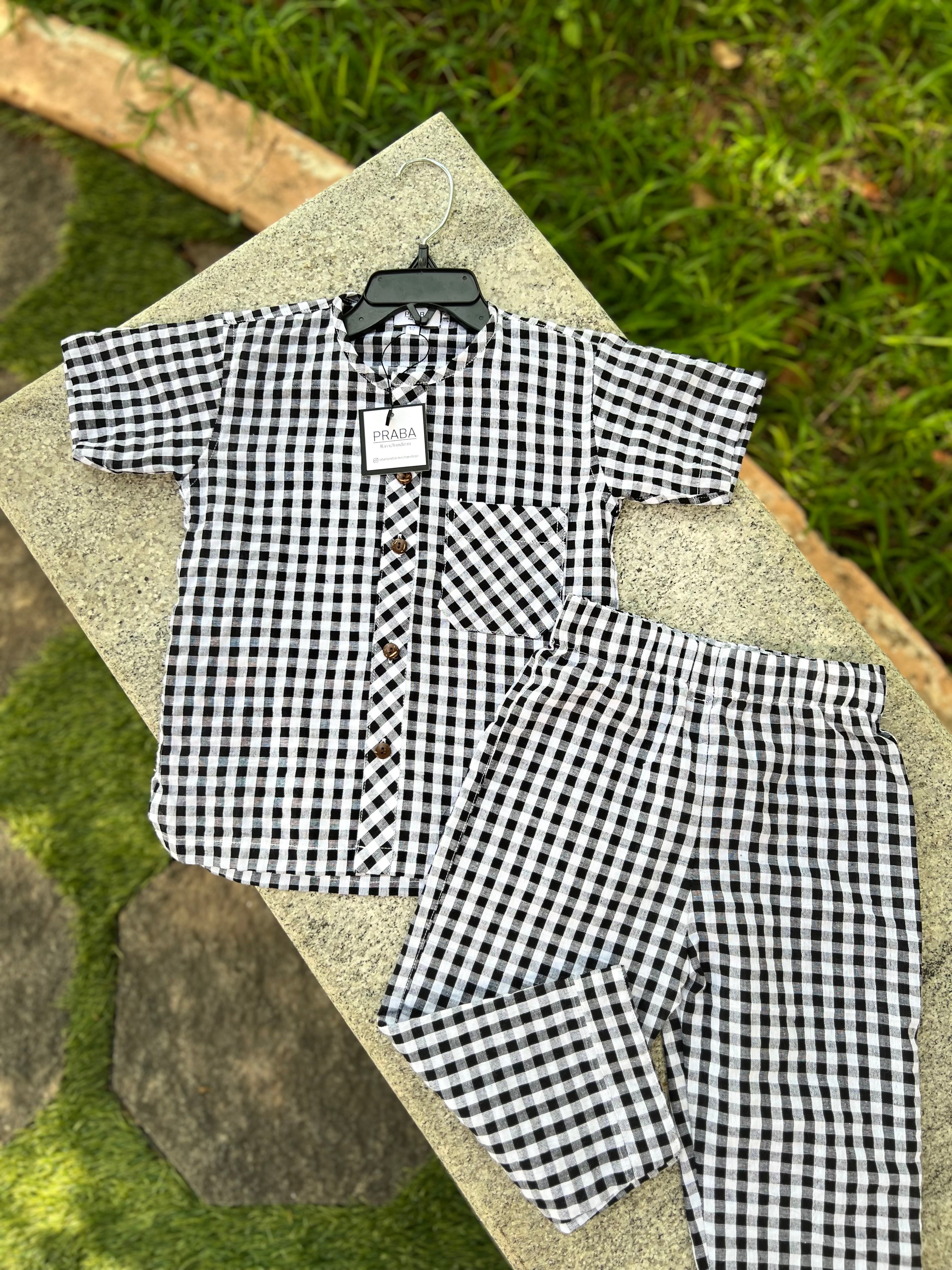 Black & White checked travel set