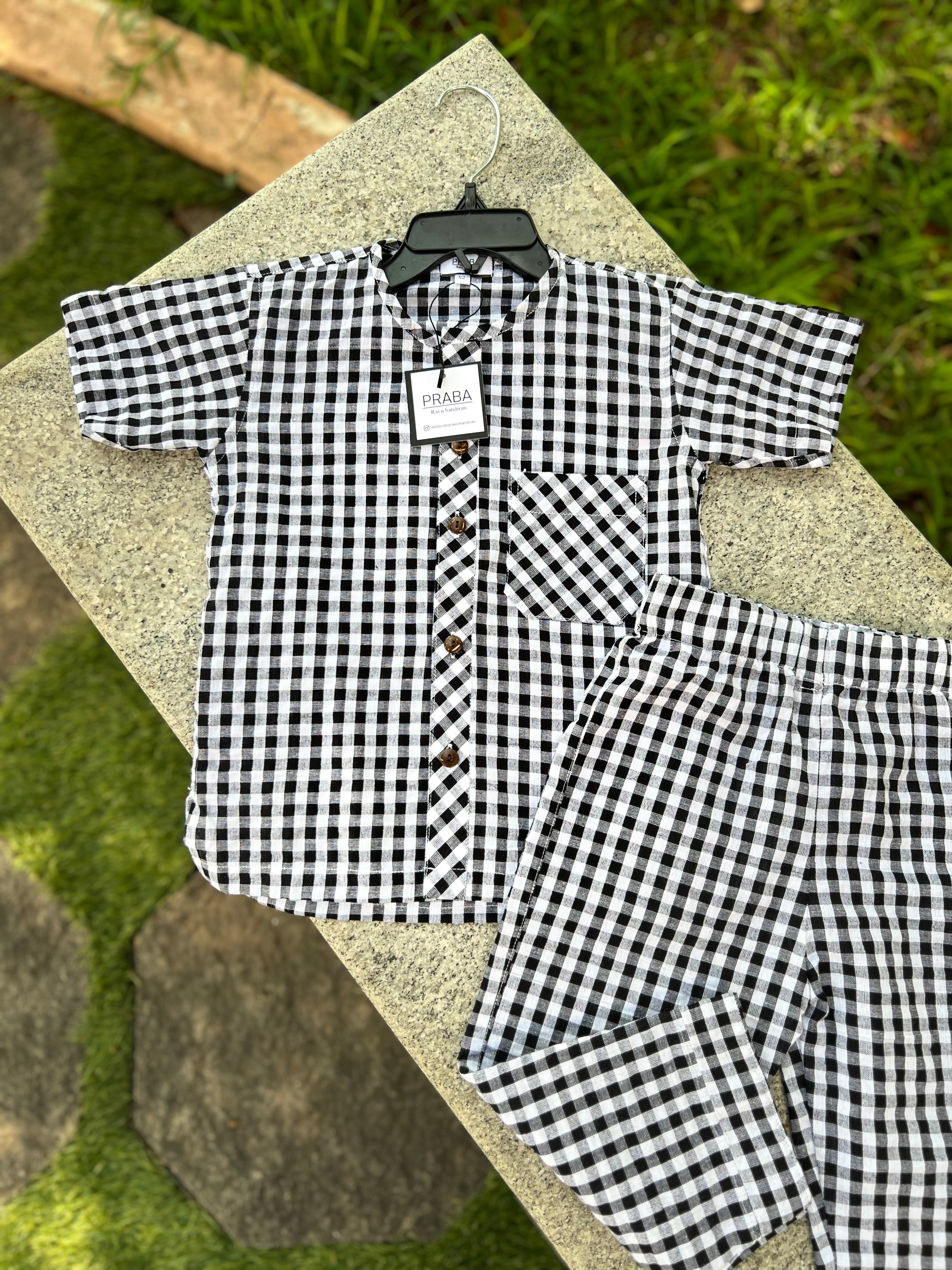 Black & White checked travel set